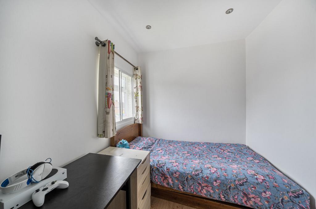 1343076-3-68a5b66...