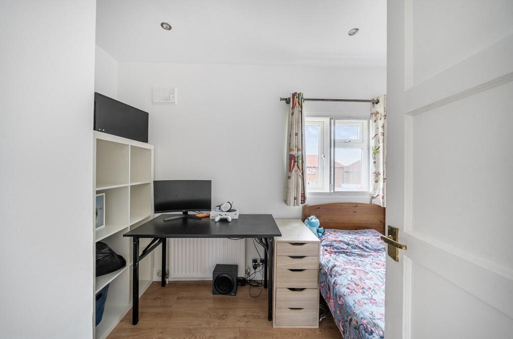 1343076-4-68a5b67...