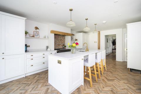 6 bedroom detached house for sale, Wick Road, Colchester CO4