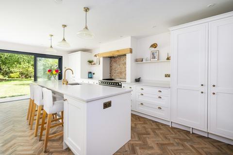 6 bedroom detached house for sale, Wick Road, Colchester CO4