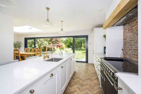 6 bedroom detached house for sale, Wick Road, Colchester CO4