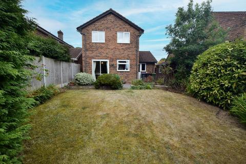 3 bedroom detached house for sale, Yew Tree Road, Madeley, Telford, TF7 5TE.