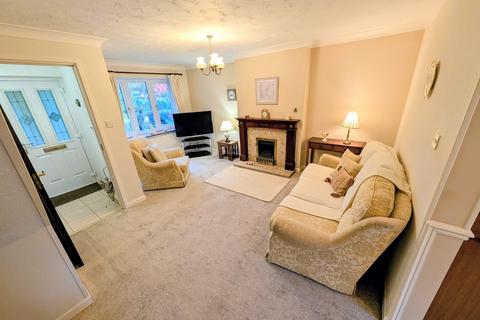 3 bedroom detached house for sale, Yew Tree Road, Madeley, Telford, TF7 5TE.