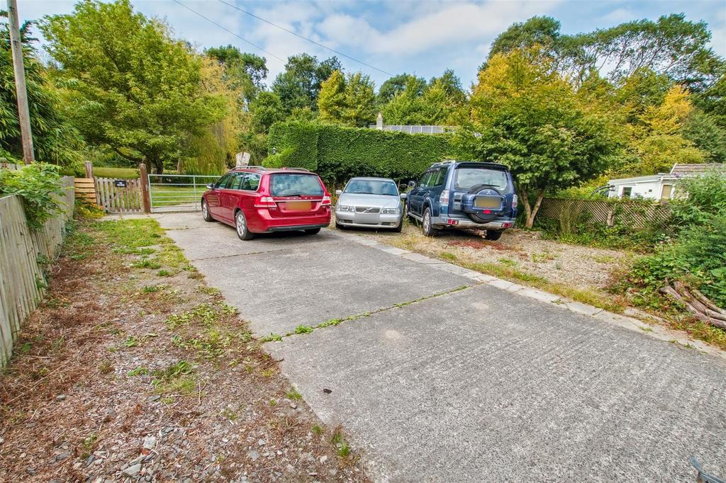 Parking driveway