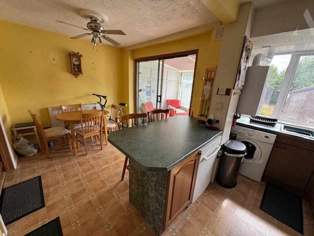 5 Ronald Grove Kitchen Diner