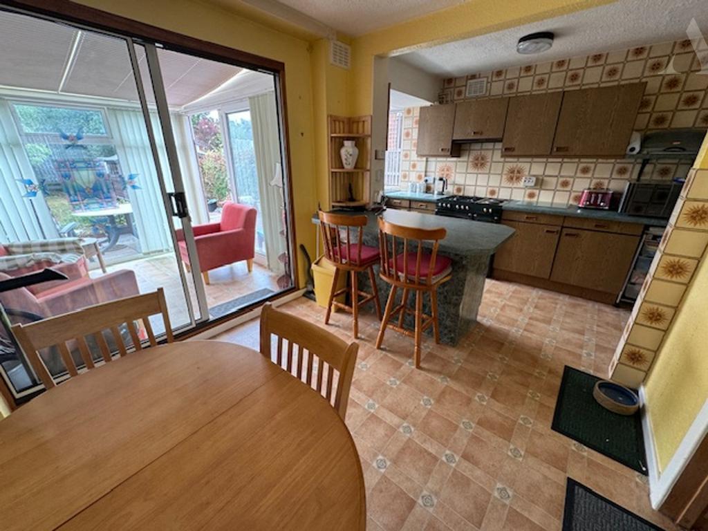 5 Ronald Grove Kitchen Diner x 2