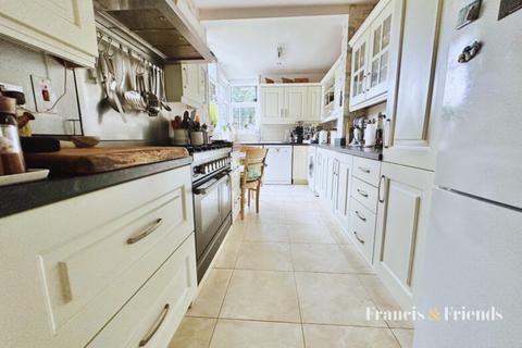 3 bedroom terraced house for sale, Montreal Road, Ilford, IG1