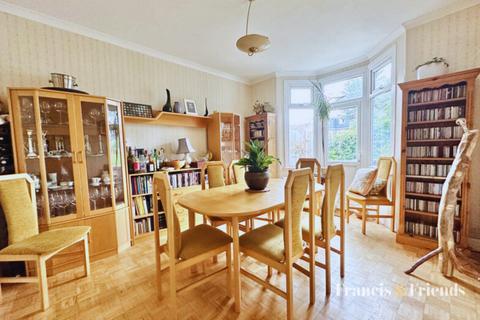 3 bedroom terraced house for sale, Montreal Road, Ilford, IG1