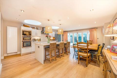 5 bedroom house to rent, Elms Crescent, London SW4