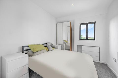 2 bedroom flat for sale, St. Augustines Court, Lynton Road, London