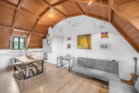 2 bedroom flat for sale, St. Augustines Court, Lynton Road, London