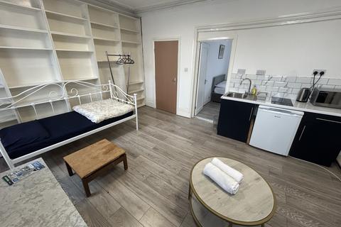 1 bedroom flat to rent, Goldhawk Road, London W12