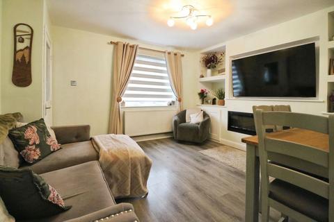 3 bedroom end of terrace house for sale, Mead Avenue, Langley