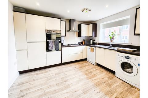 4 bedroom semi-detached house for sale, Haygrove Park Road, Bridgwater, TA6