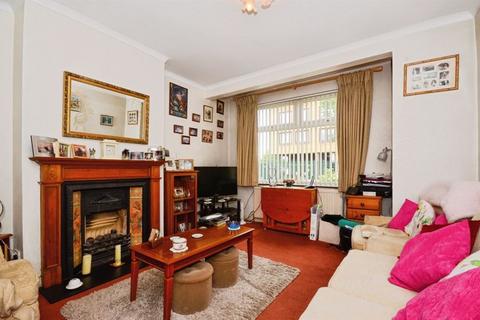 1 bedroom property for sale, Long Drive, Greenford