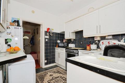 1 bedroom property for sale, Long Drive, Greenford
