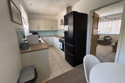 2 bedroom terraced house for sale, Kings Road, Lee-On-The-Solent, PO13