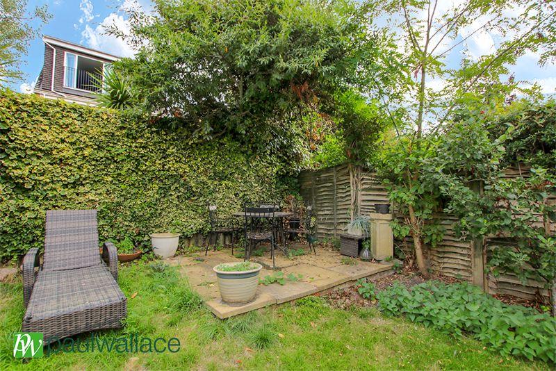 Garden Snug
