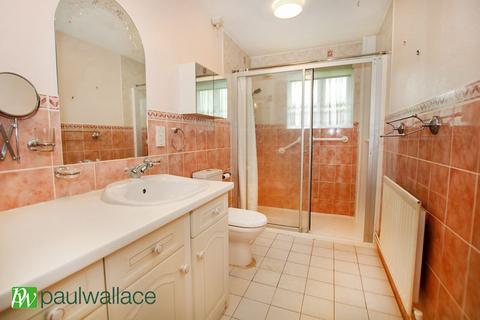 2 bedroom bungalow for sale, Glamis Close, West Cheshunt