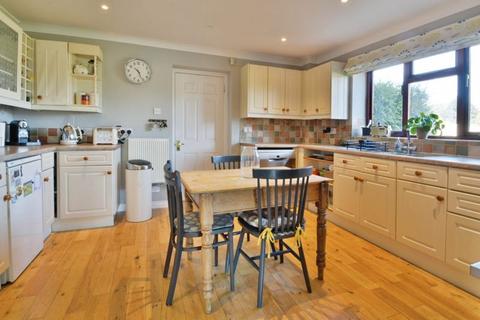undefined, Parkway, Siddington, Gloucestershire