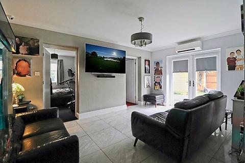 5 bedroom detached house for sale, Azalea Mews, Canvey Island