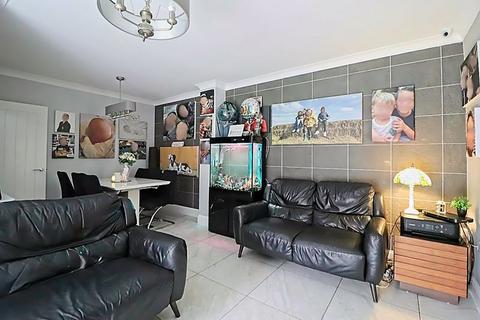 5 bedroom detached house for sale, Azalea Mews, Canvey Island