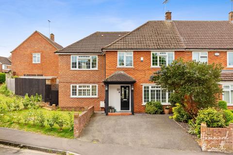 24 Rayfield, Epping, CM16 5AB