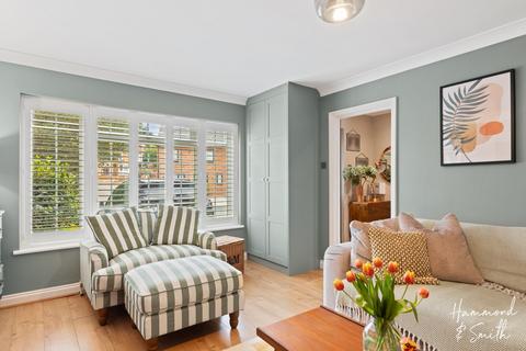 24 Rayfield, Epping, CM16 5AB