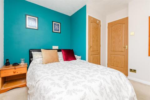 2 bedroom terraced house for sale, Cugley Road, Dartford DA2