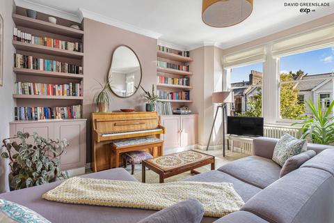 154b Ivydale Road, London, SE15 3BT