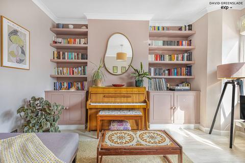 154b Ivydale Road, London, SE15 3BT