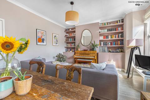 154b Ivydale Road, London, SE15 3BT