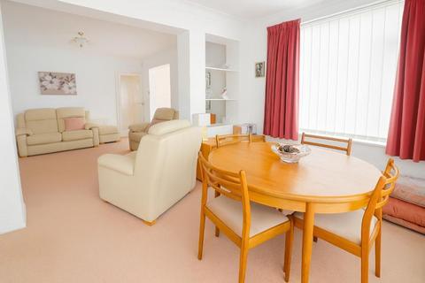3 bedroom bungalow for sale, Luton LU4