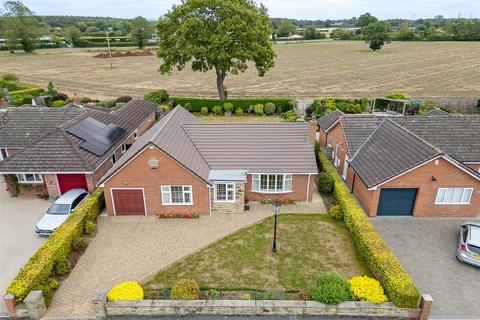 2 bedroom detached bungalow for sale, Greenside Walk, Dunnington, York YO19 5RQ