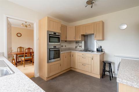 2 bedroom detached bungalow for sale, Greenside Walk, Dunnington, York YO19 5RQ
