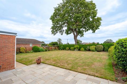 2 bedroom detached bungalow for sale, Greenside Walk, Dunnington, York YO19 5RQ