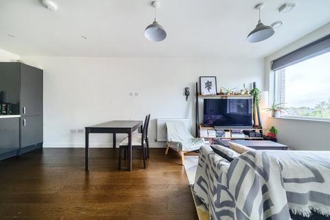 1 bedroom apartment for sale, Kenneth Way, London