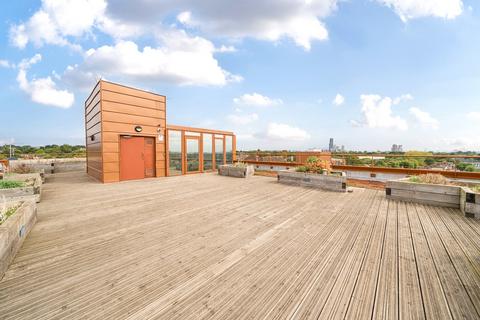 1 bedroom apartment for sale, Kenneth Way, London