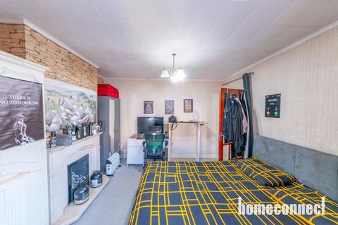 39 Weald Way, Romford, RM7 9PH