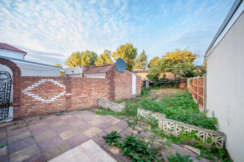 undefined, Torquay Gardens, Ilford