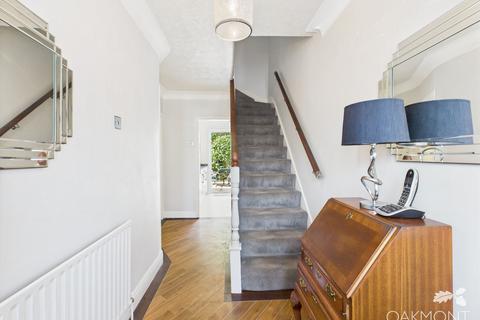3 bedroom terraced house for sale, Carlton Road, Romford