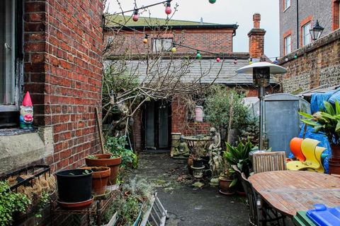 Mixed use for sale, 10 High St Lewes BN7 2AD
