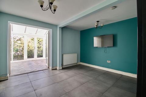 49 Court Avenue, Romford, RM3 0XS