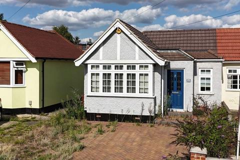 49 Court Avenue, Romford, RM3 0XS