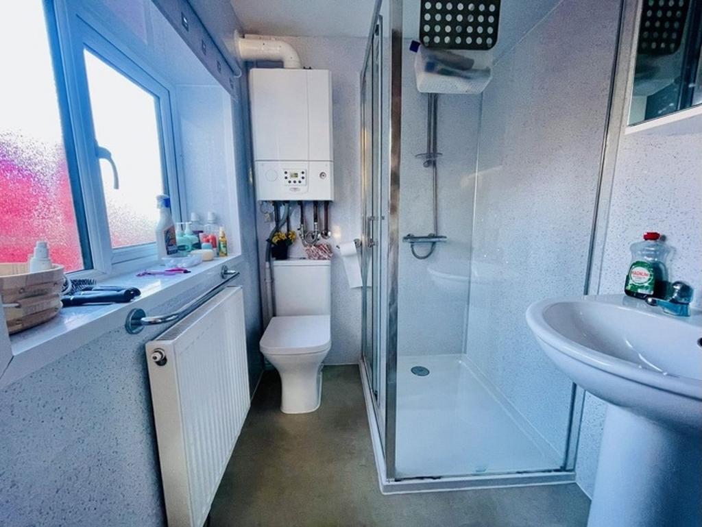 Annex Shower room