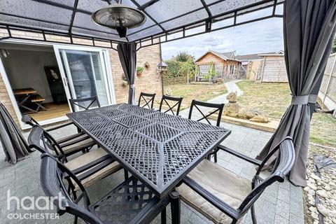 3 bedroom detached house for sale, Ley Field, Colchester