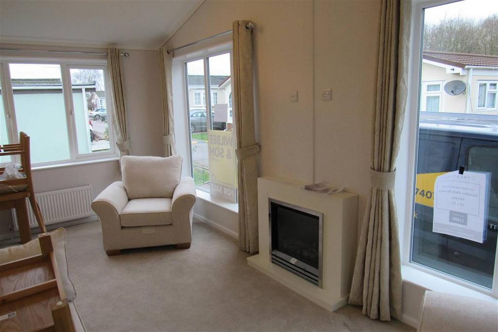 Open-Plan Lounge/Kitchen