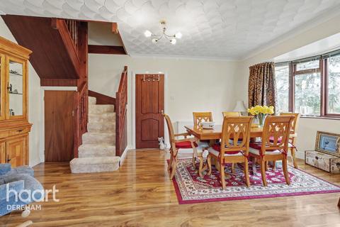 3 bedroom detached house for sale, Church Road, Thetford