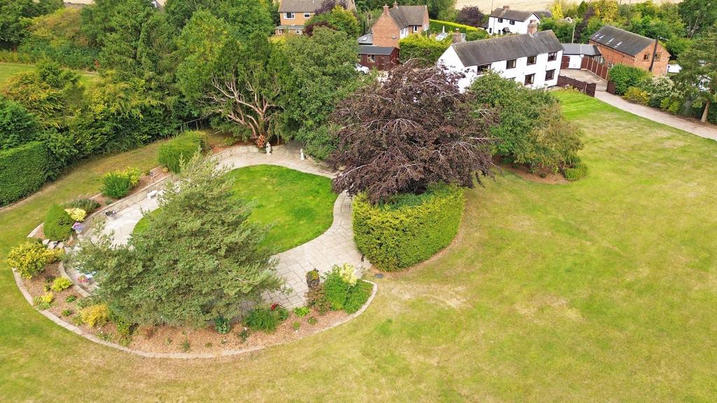 Aerial view showing entertaining area