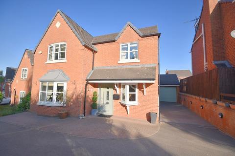 4 bedroom detached house for sale, Oak Close, Swadlincote DE11